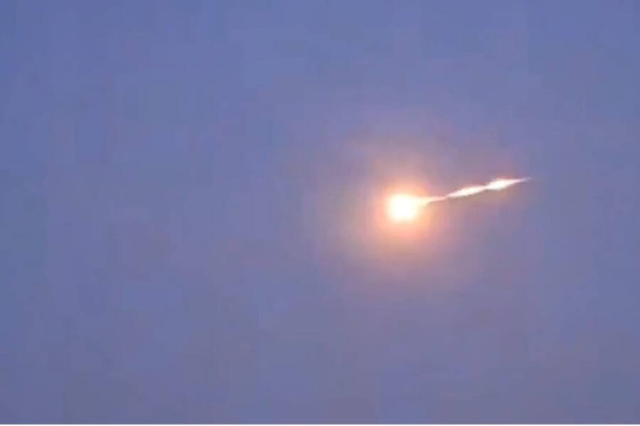 В Германии метеорит повредил жилые дома: жители приняли его за ракету