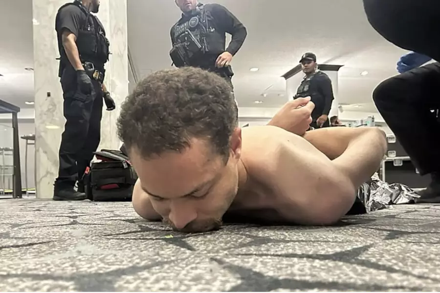 Стрелок с гала-вечера СМИ официально обвинён в покушении на Трампа