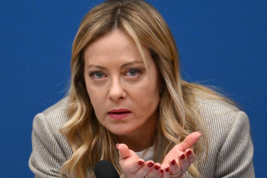 Мелони на ежегодной пресс-конференции: правительство работает ради людей, а не ради привилегий