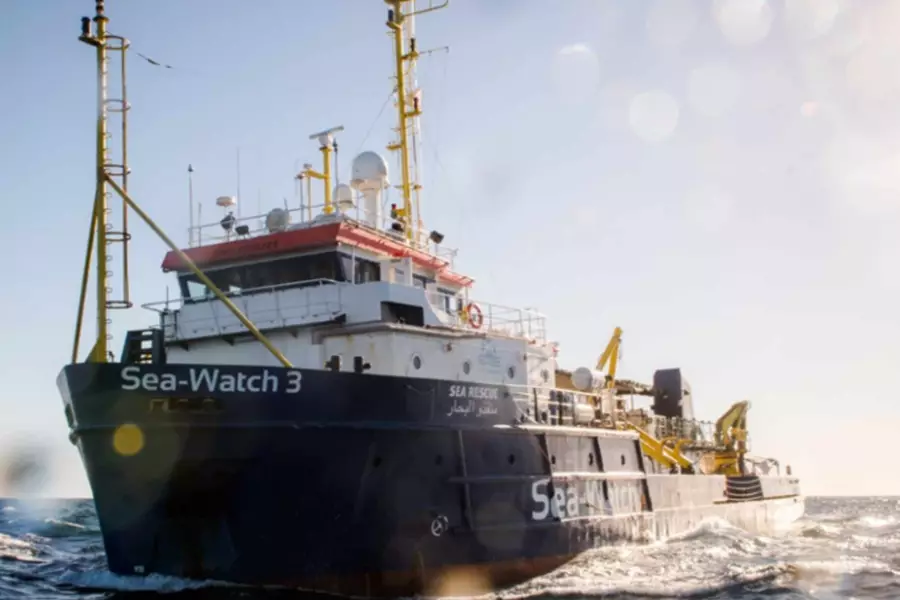 Италия выплатит 76 тыс евро немецкой NGO Sea-Watch за незаконное удержание судна