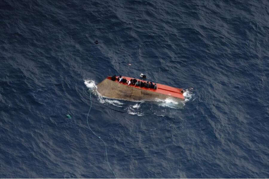 У берегов Ливии затонула лодка с мигрантами: десятки пропали без вести