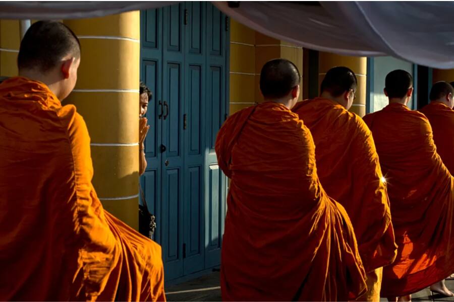 22 буддийских монаха задержаны с 112 кг каннабиса в аэропорту