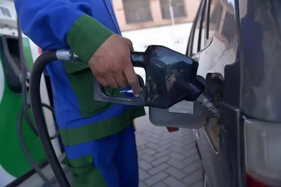 Бензин в Италии подорожал выше двух евро за литр