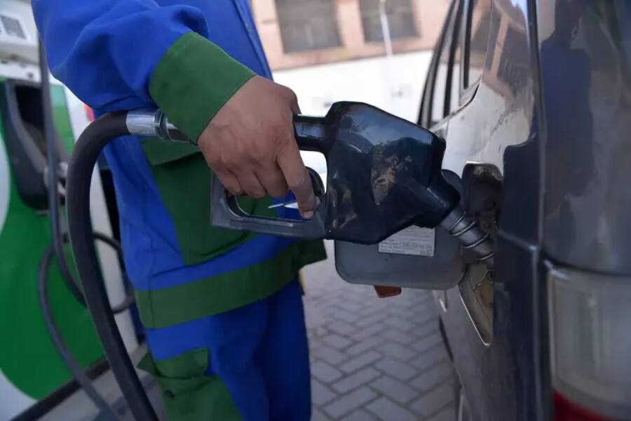 Бензин в Италии подорожал выше двух евро за литр