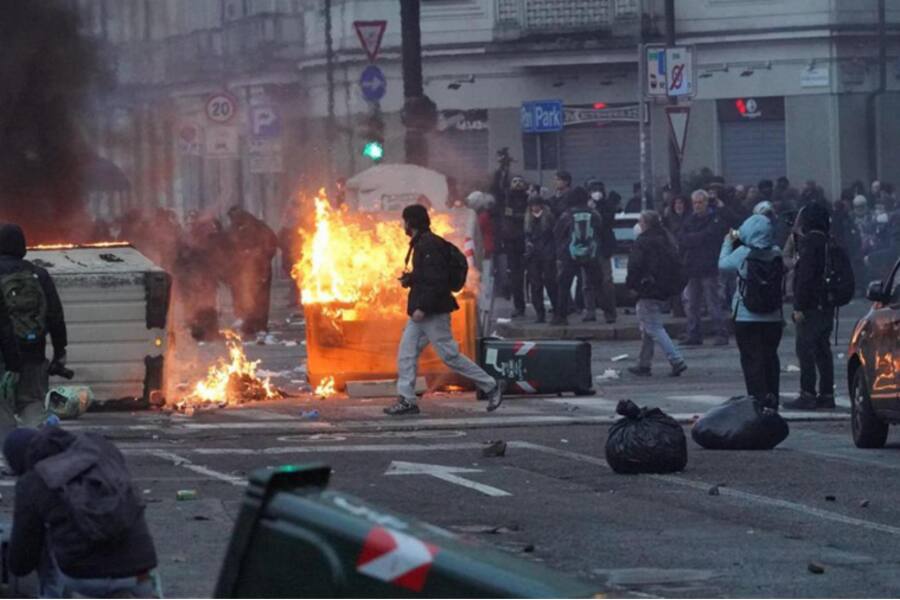 Беспорядки и столкновения в Турине после выселения оккупированного жилья группой Askatasuna