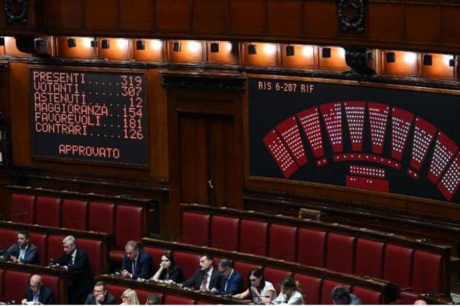 «Дело Делмастро»: почему в Италии спорят из-за «секретных чатов»