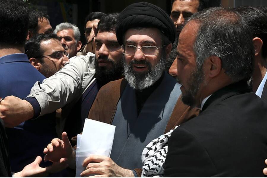 В Иране избран новый Верховный лидер — Моджтаба Хаменеи