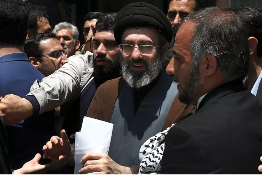 СМИ: сын Али Хаменеи может стать новым верховным лидером Ирана