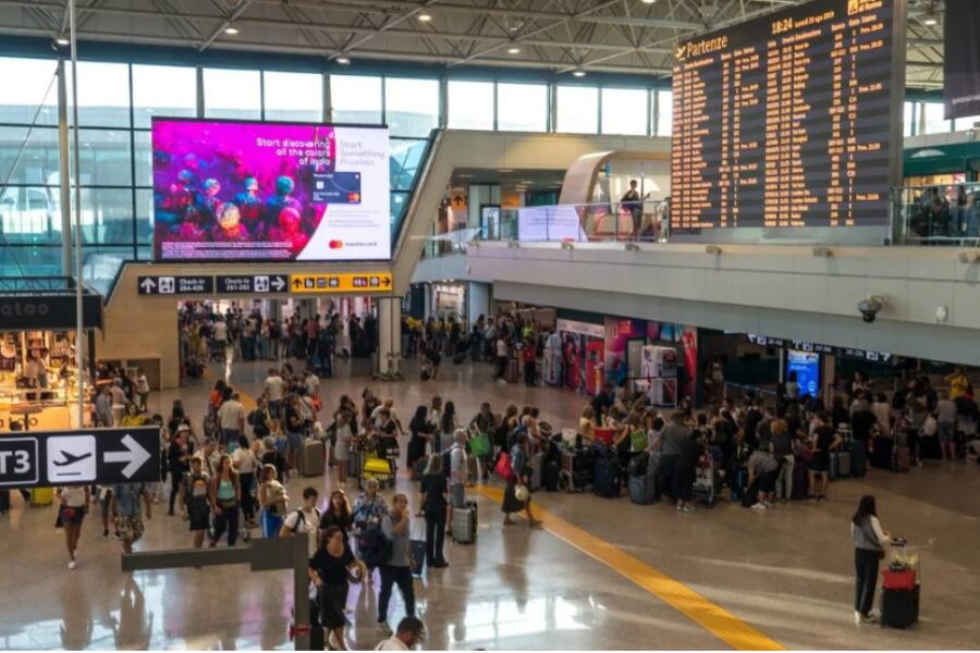 В Италии объявлена забастовка в аэропортах: рейсы под угрозой 10 апреля