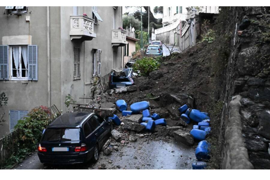 Сильный шторм обрушился на Лигурию: объявлен оранжевый код для региона и Эмилия-Романья