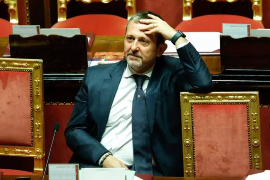 Скандал в правительстве Италии: Делмастро ушёл из-за связей с мафией