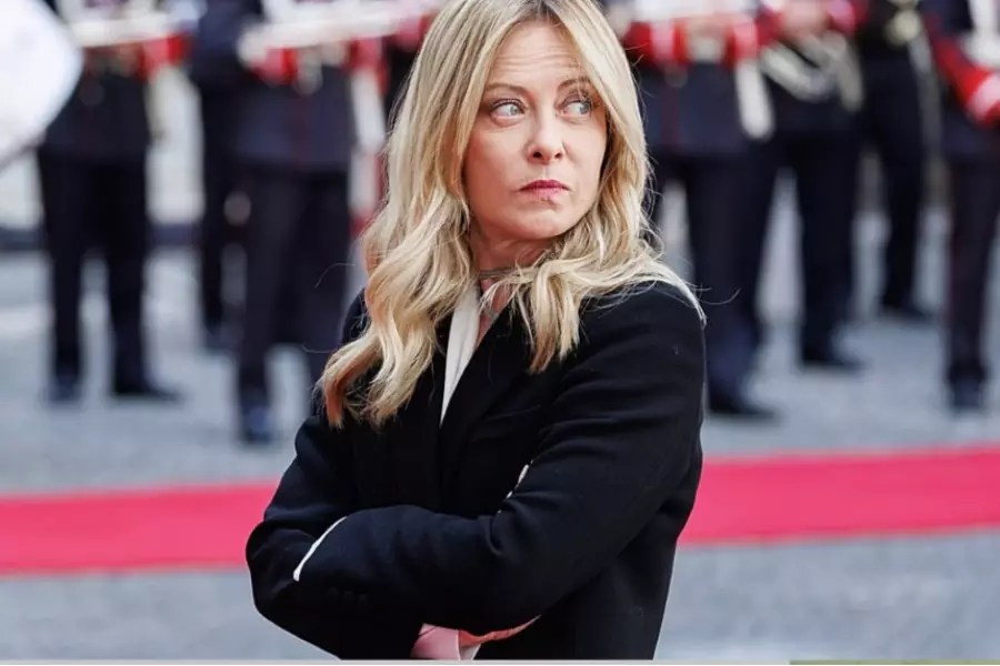 Мелони вмешалась в скандал после пожара в Швейцарии: итальянцы не заплатят за лечение