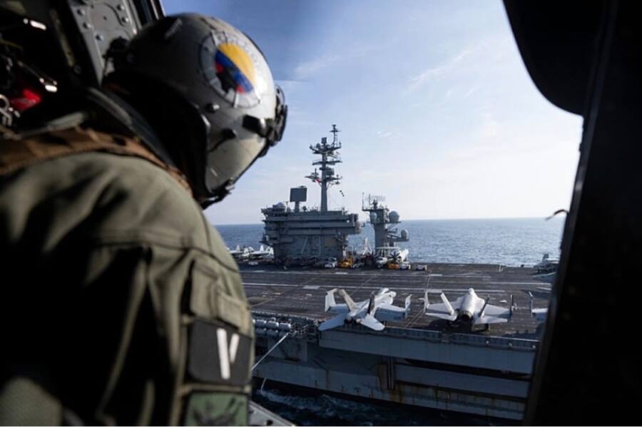 США сменили авианосец на Ближнем Востоке после рекордно долгой миссии