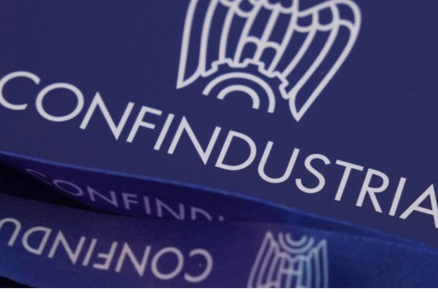 Confindustria предложила перераспределить 20 миллиардов евро из бюджета Италии