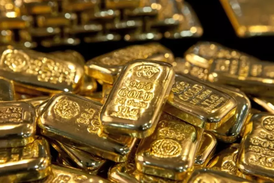 Мужчина по ошибке выбросил 20 золотых слитков