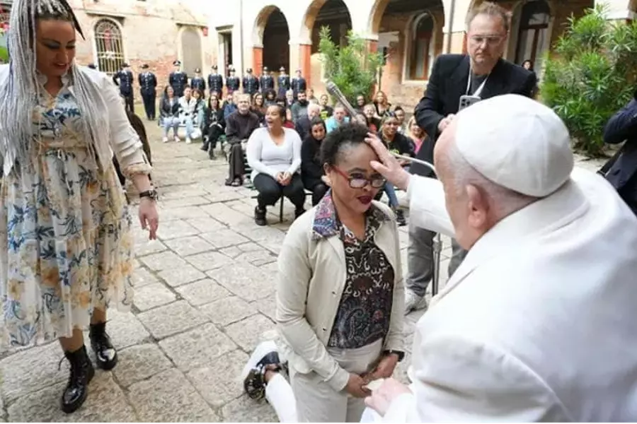 В воскресенье Папа Франциск посетил Венецию