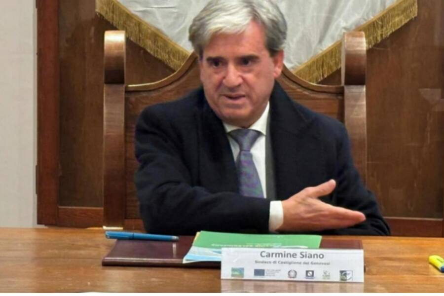 В Италии неизвестный напал на мэра с палкой или прутом — он в тяжёлом состоянии