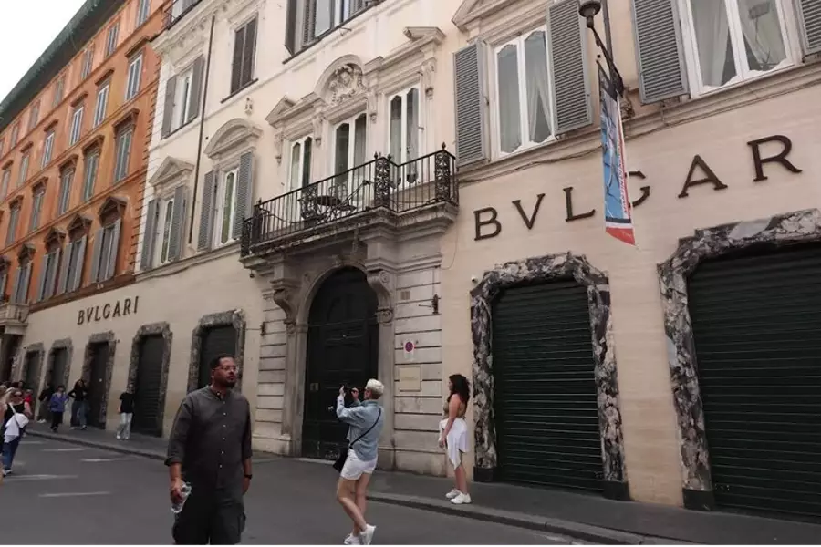 Грабители с помощью подкопа украли из магазина Bulgari в Риме драгоценностей на 500 000 евро