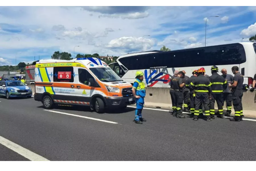 ДТП в Турине: погиб водитель, около двадцати подростков пострадали
