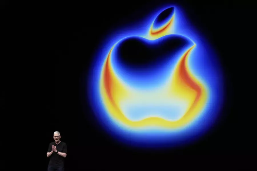 Рыночная стоимость Apple впервые превысила 4 триллиона долларов
