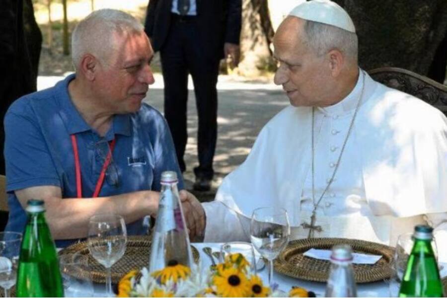 Папа Лев XIV призвал бороться не с бедностью, а с её причинами