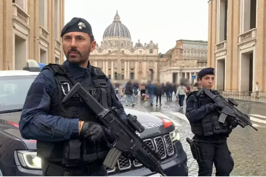 В Риме на Пасху 600 военных и снайперов охраняли крестный ход Папы Франциска