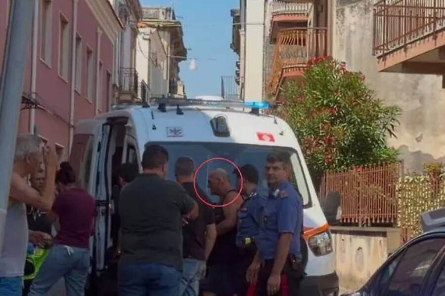 Брат убил брата на глазах у прохожих: трагедия на набережной Сицилии