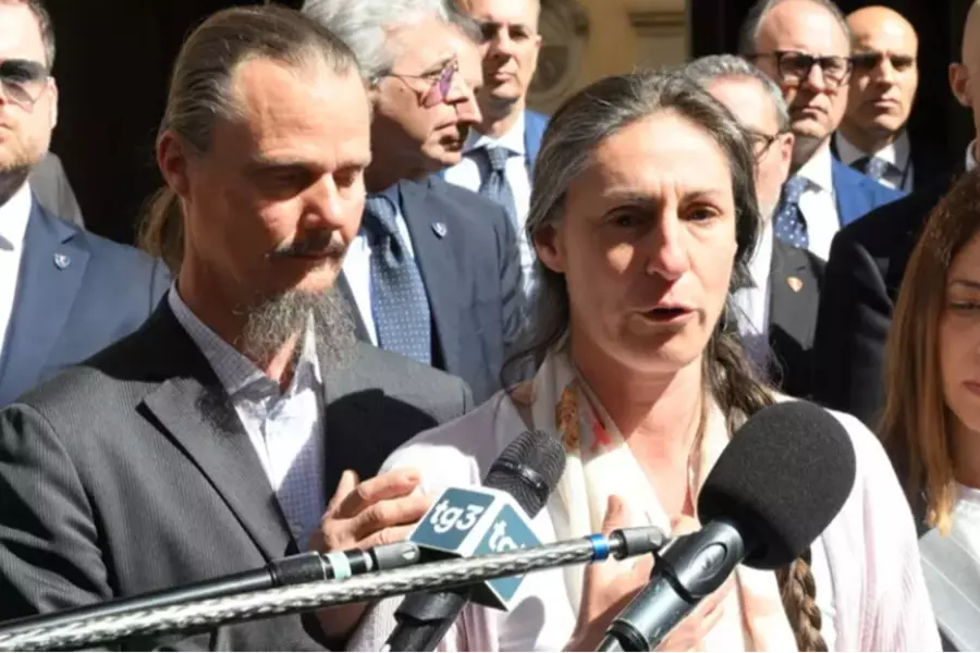 «Мы хотим снова быть семьёй»: родители из леса обратились к главе Сената Италии