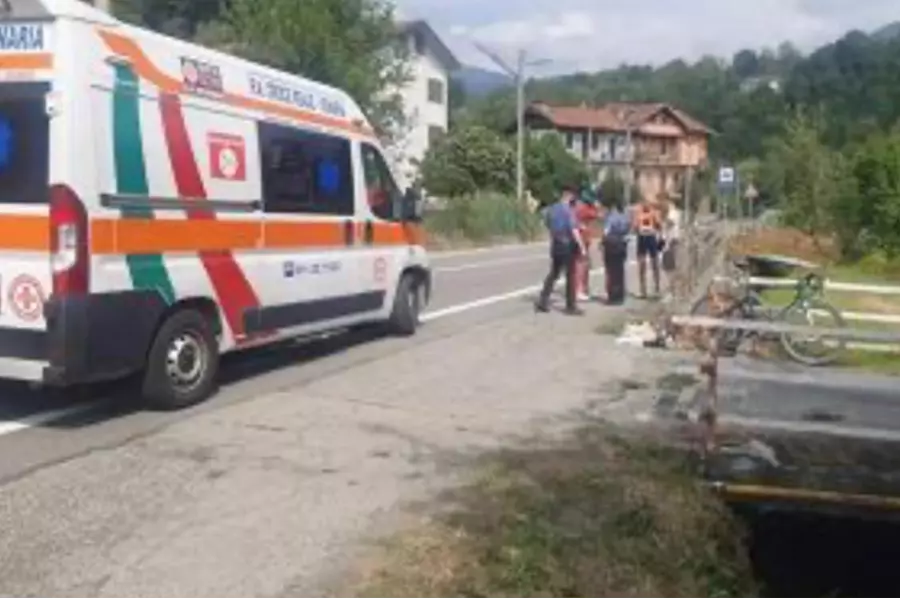 В Пьемонте водитель после ссоры дважды наехал на группу велосипедистов