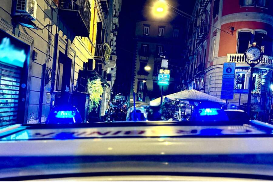 В Неаполе полупрофессиональный футболист ранен ножом  находится в реанимации