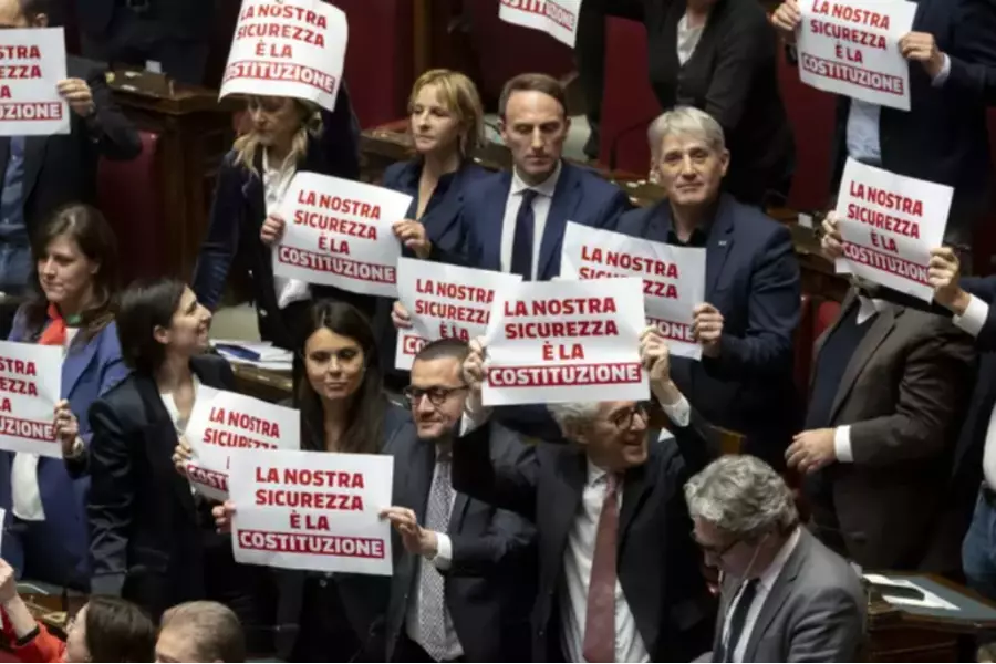 Парламент Италии одобрил закон о безопасности под песню Bella Ciao