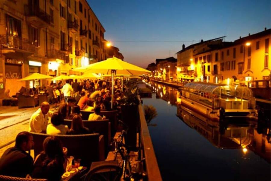 В Милане вновь запретили ночную продажу еды на улицах в борьбе с шумом от туристов