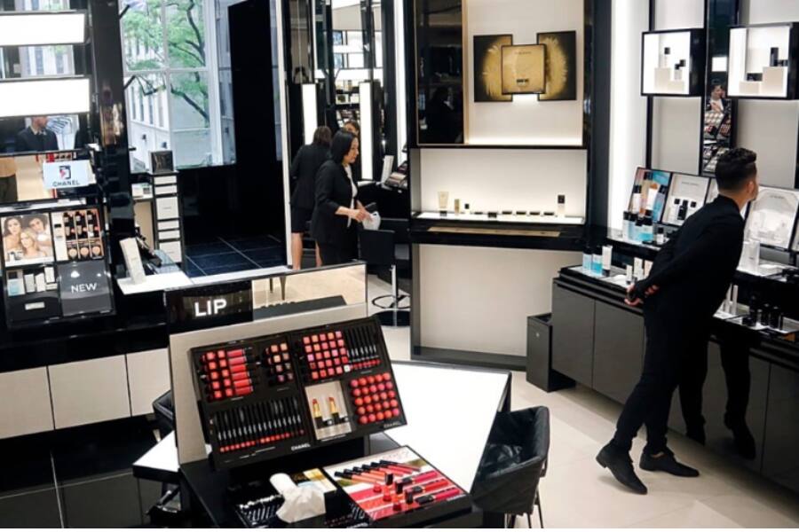 Италия начала расследование против косметических гигантов