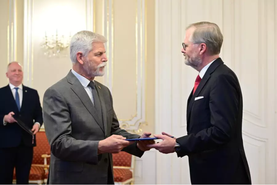 Отставка правительства Чехии: переход власти и новый политический курс