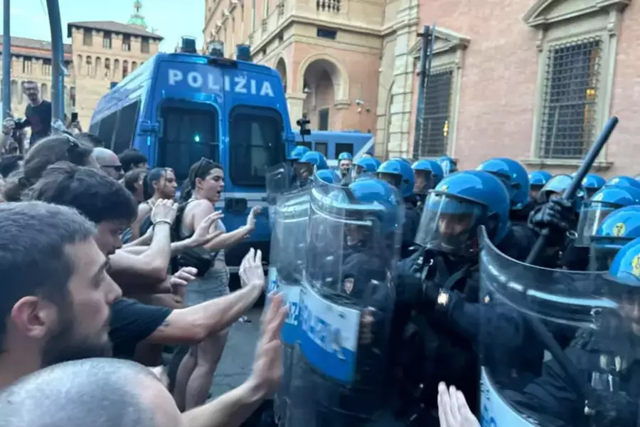 Смерть Абдеррахима Факира в Болонье: прокуратура впервые применила новый «защитный реестр»