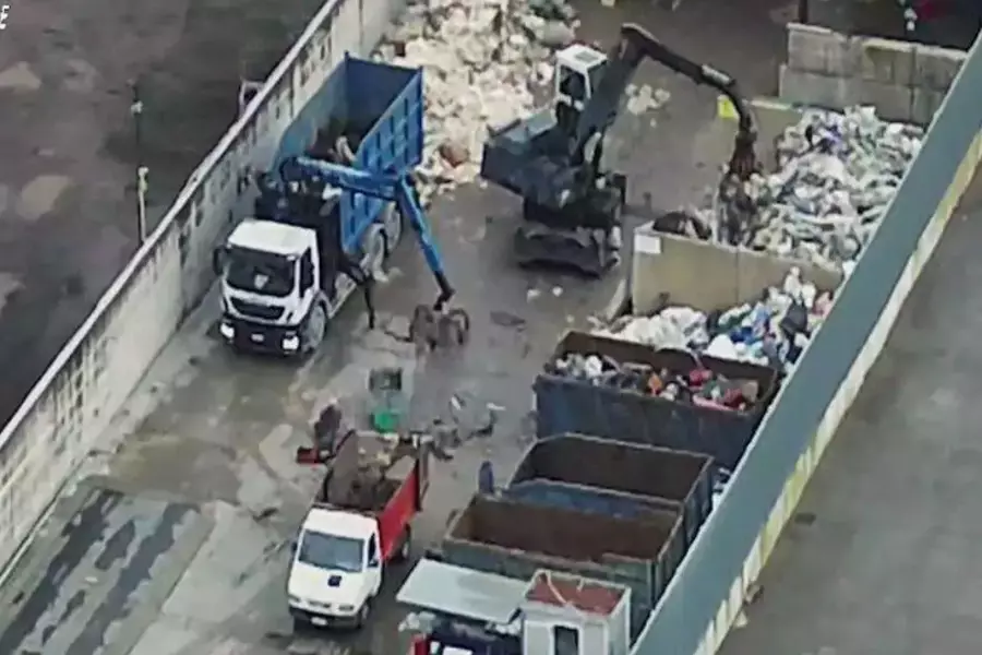 В Кампании арестовали 12 человек по делу о незаконном вывозе 1000 тонн мусора