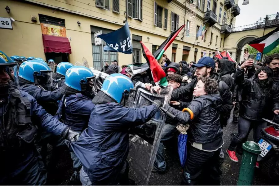 В Турине подрались полицейские и студенты из пропалестинской демонстрации