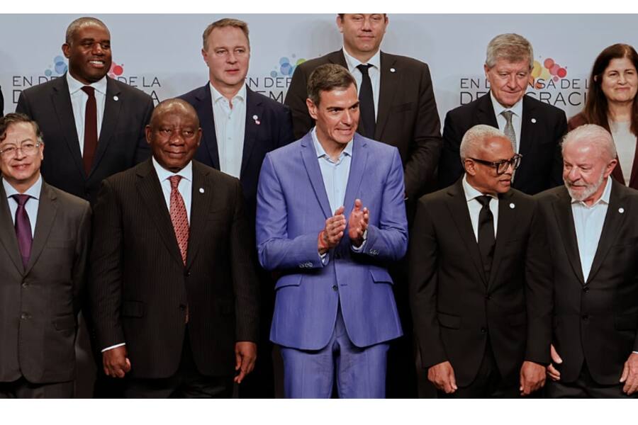 Санчес собрал в Барселоне лидеров против политики Трампа