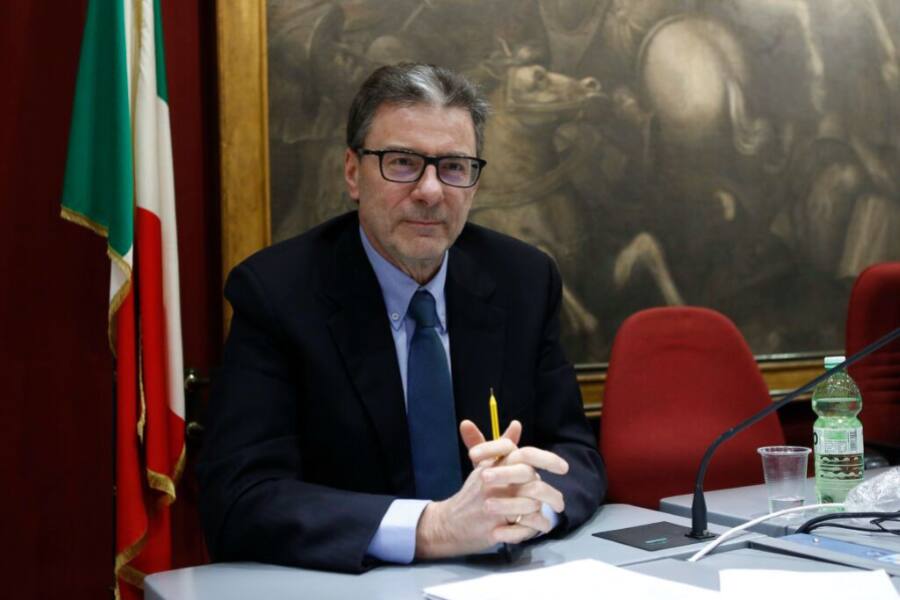 Бюджет Италии под угрозой: ОЭСР указывает на рост расходов