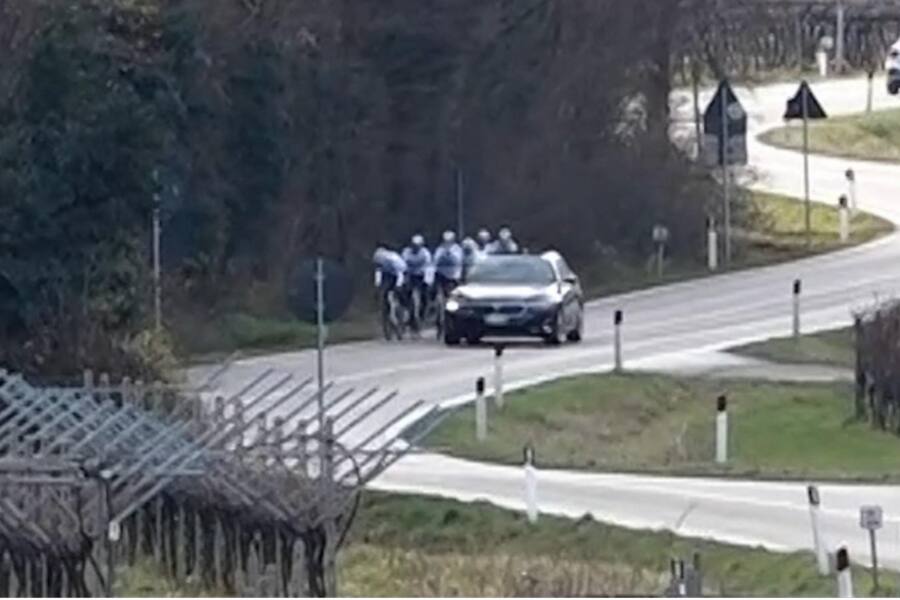 В Италии установлен водитель, стрелявший по велосипедистам в Пери