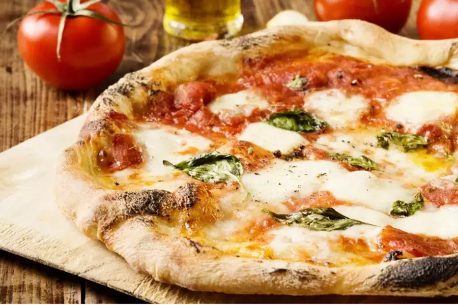 Пицца за 966 евро: из-за мошенничества посетитель кафе заплатил за три месяца за еду более 6000