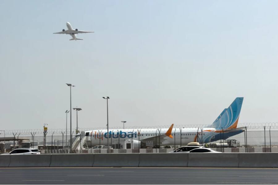 Второй пилот Flydubai ранил командира и попытался направить самолёт вниз