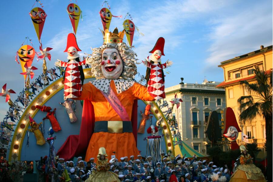Полный гид по карнавалам Италии 2026: даты, места и традиции