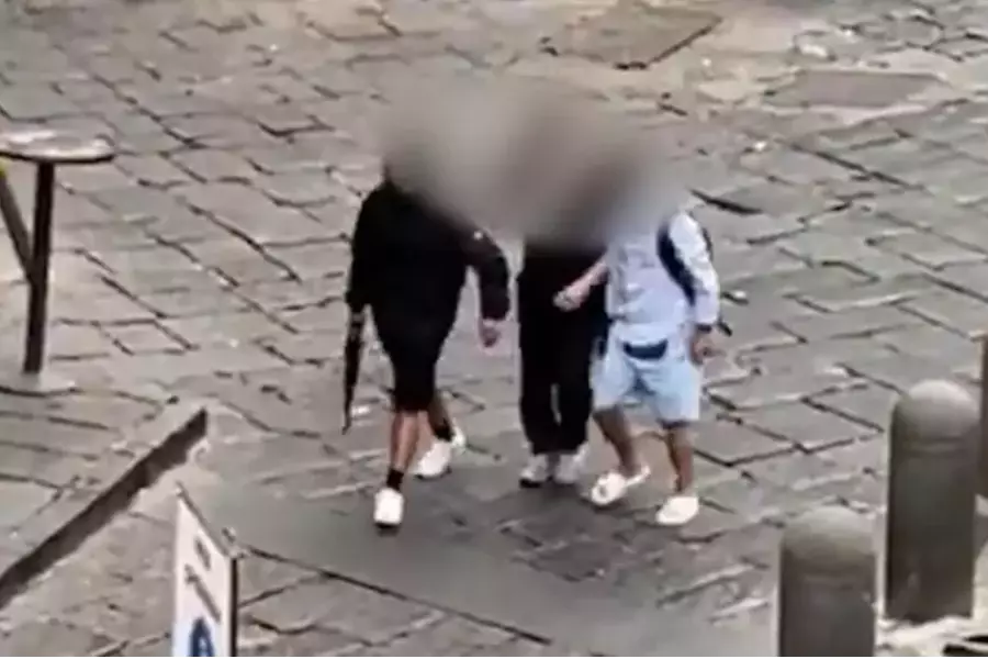 В Неаполе задержаны участники вооружённого конфликта после появления мужчины с автоматом Калашникова