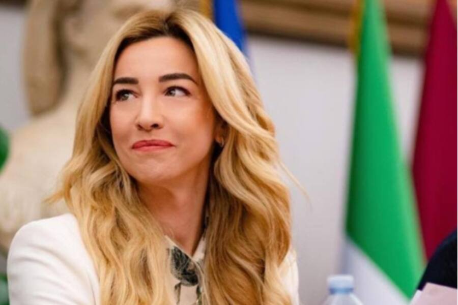 Мэр Генуи допустила участие в выборах против Мелони