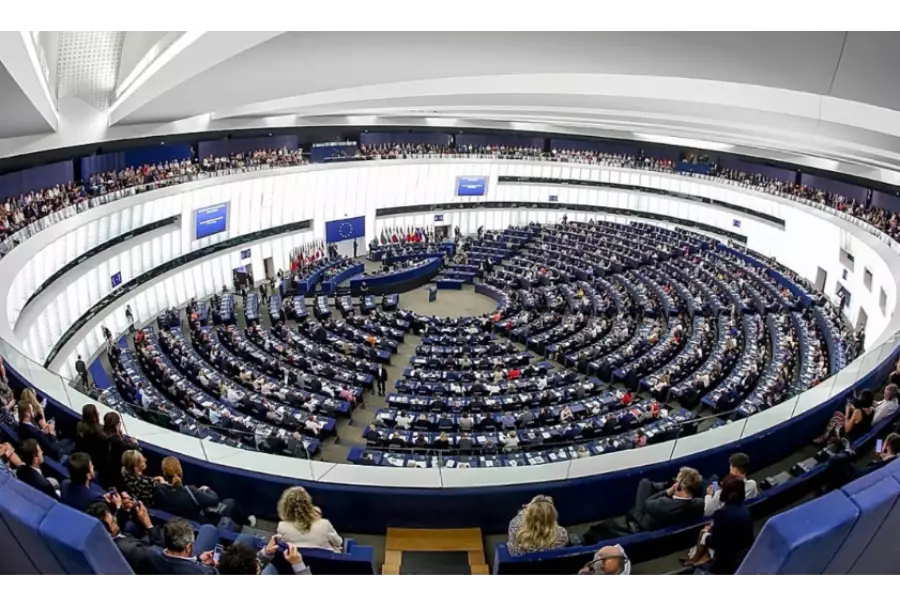 Европарламент одобрил торговую сделку ЕС и США вопреки новым угрозам Трампа